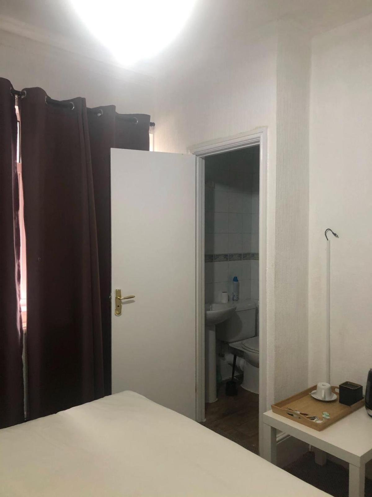 Saji Hotel Илфорд Екстериор снимка