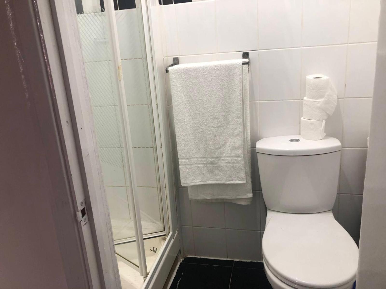 Saji Hotel Илфорд Екстериор снимка
