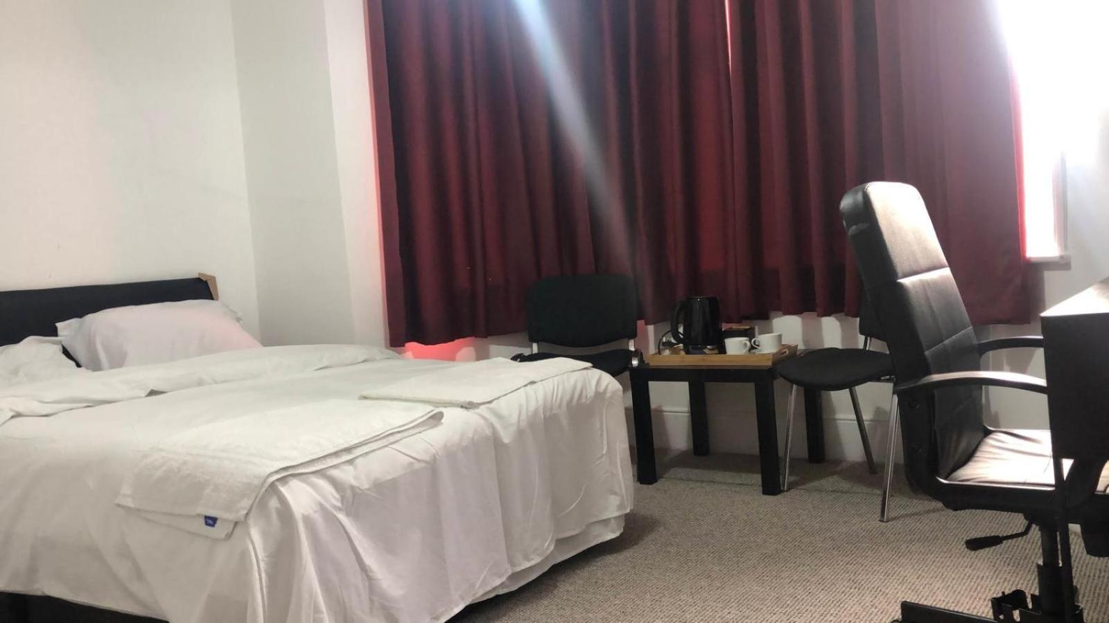 Saji Hotel Илфорд Екстериор снимка