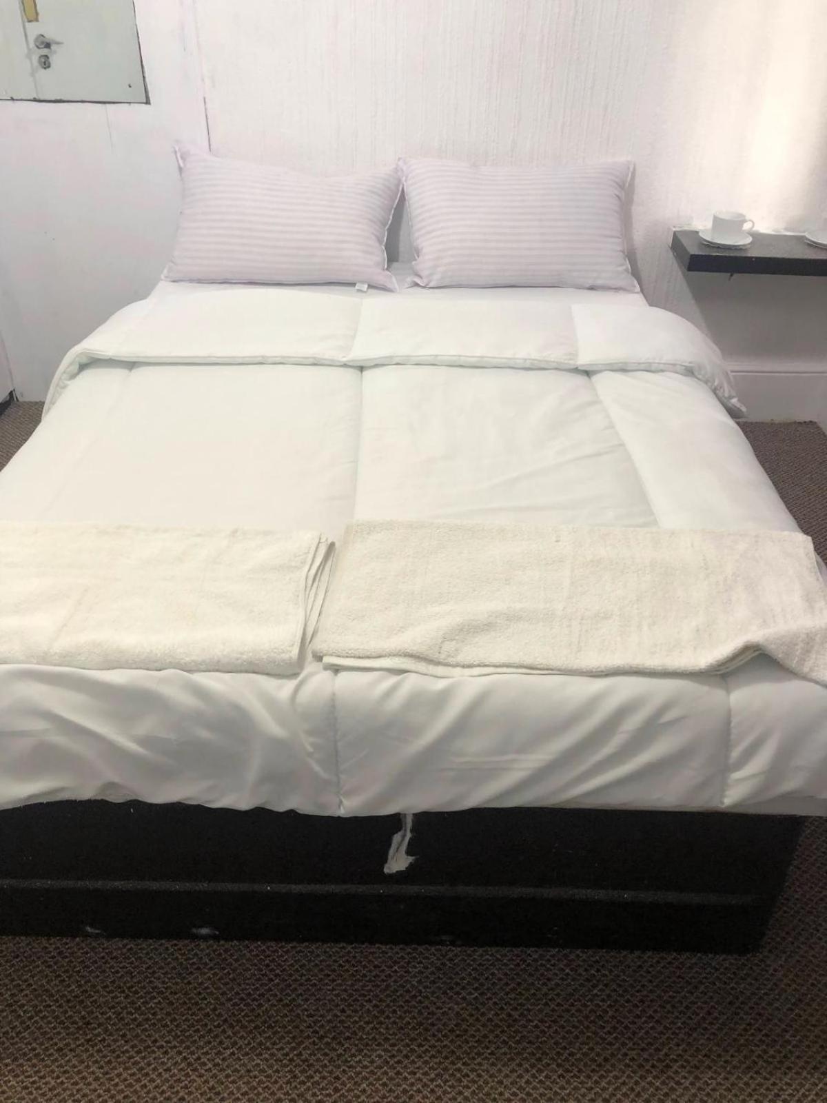 Saji Hotel Илфорд Екстериор снимка