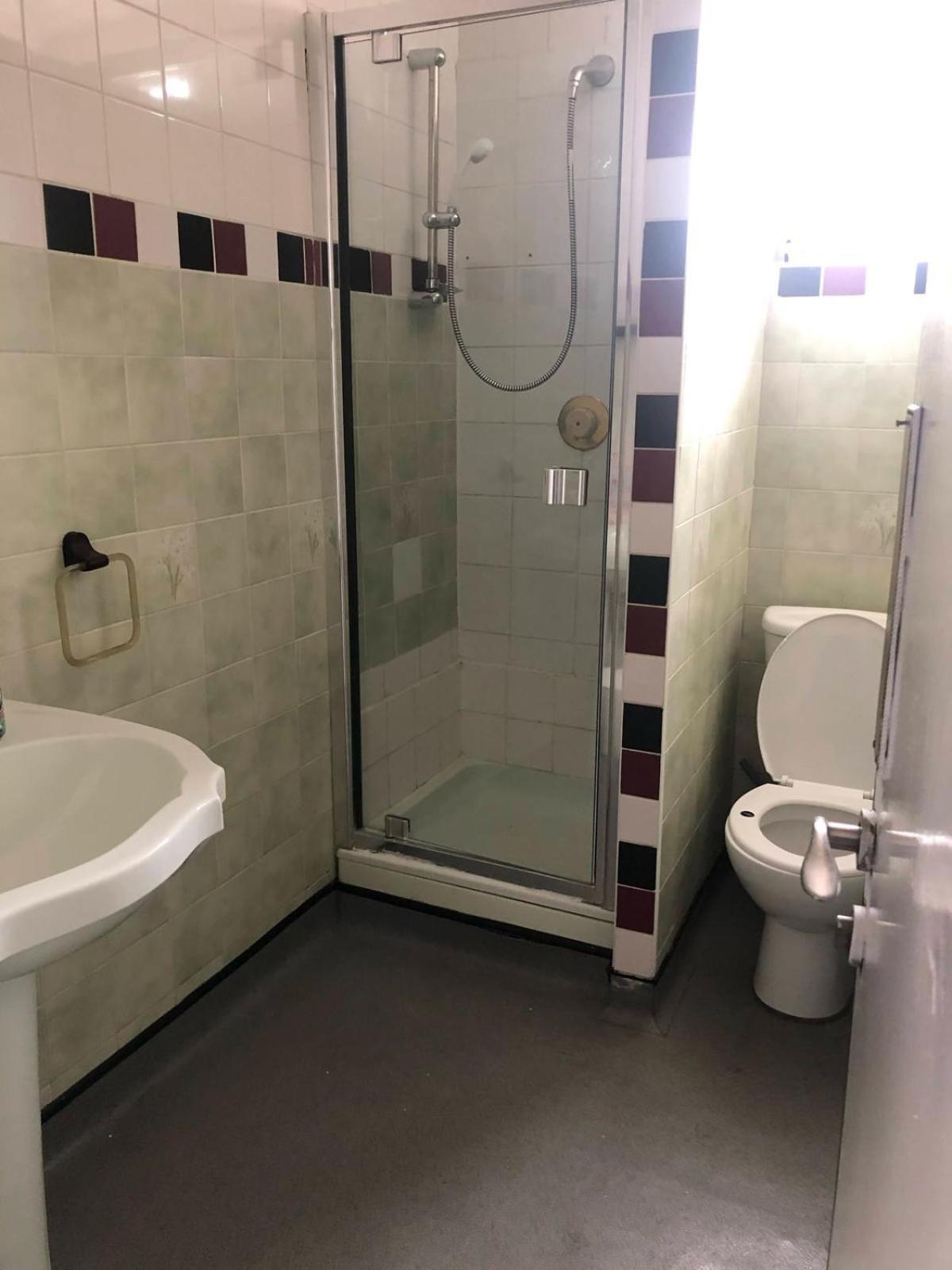 Saji Hotel Илфорд Екстериор снимка