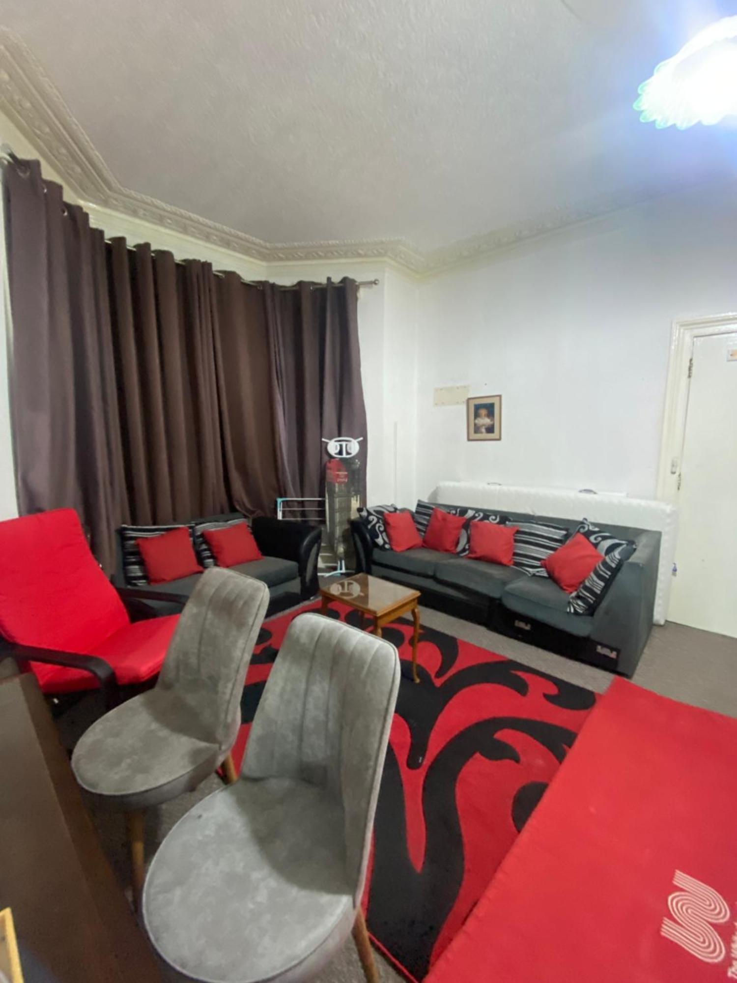 Saji Hotel Илфорд Екстериор снимка