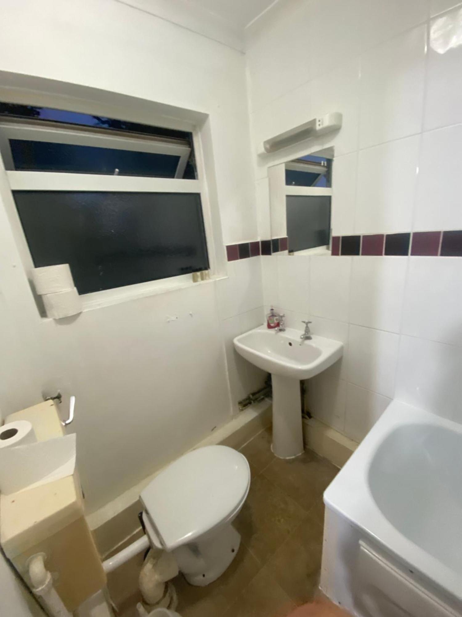 Saji Hotel Илфорд Екстериор снимка